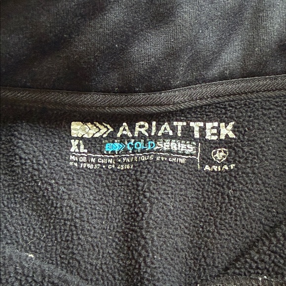 Women’s Ariat Black Cropped Quarter-Zip Pullover - Picture 2 of 4